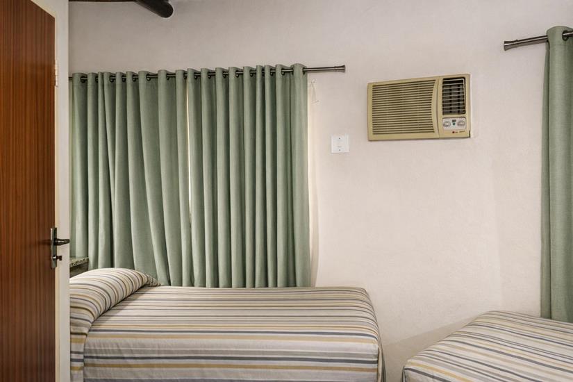 Badplaas, A Forever Resort: 4-Sleeper Rondavel. 2 bedrooms (1 double & 2 single rooms)