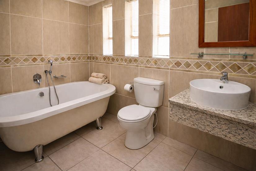 Badplaas, A Forever Resort: 2-Sleeper Chalet. 1 bedroom (1 double bed)